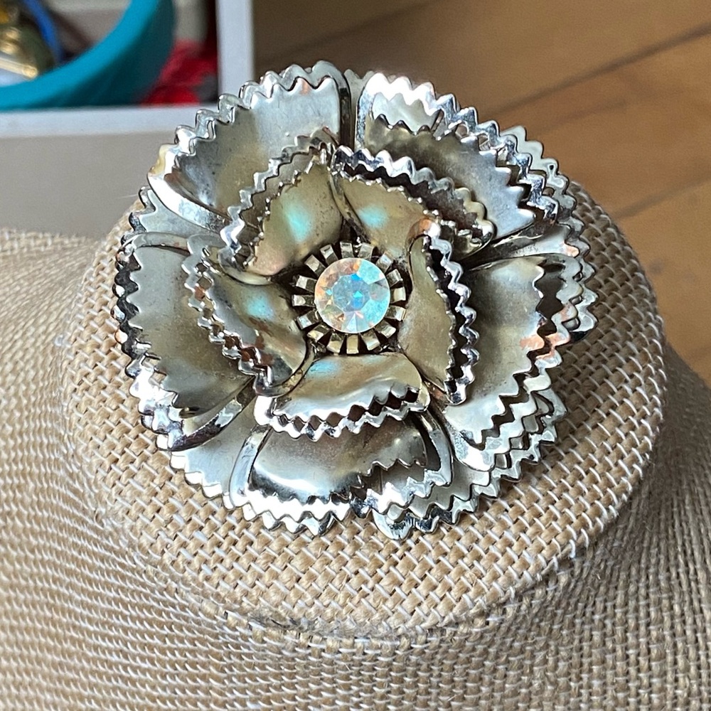 Large Flower Power Brooch
